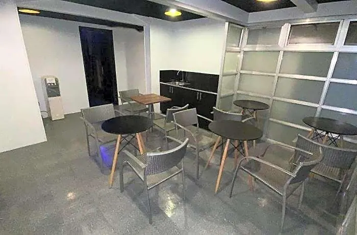 Ark Center 2* Манила